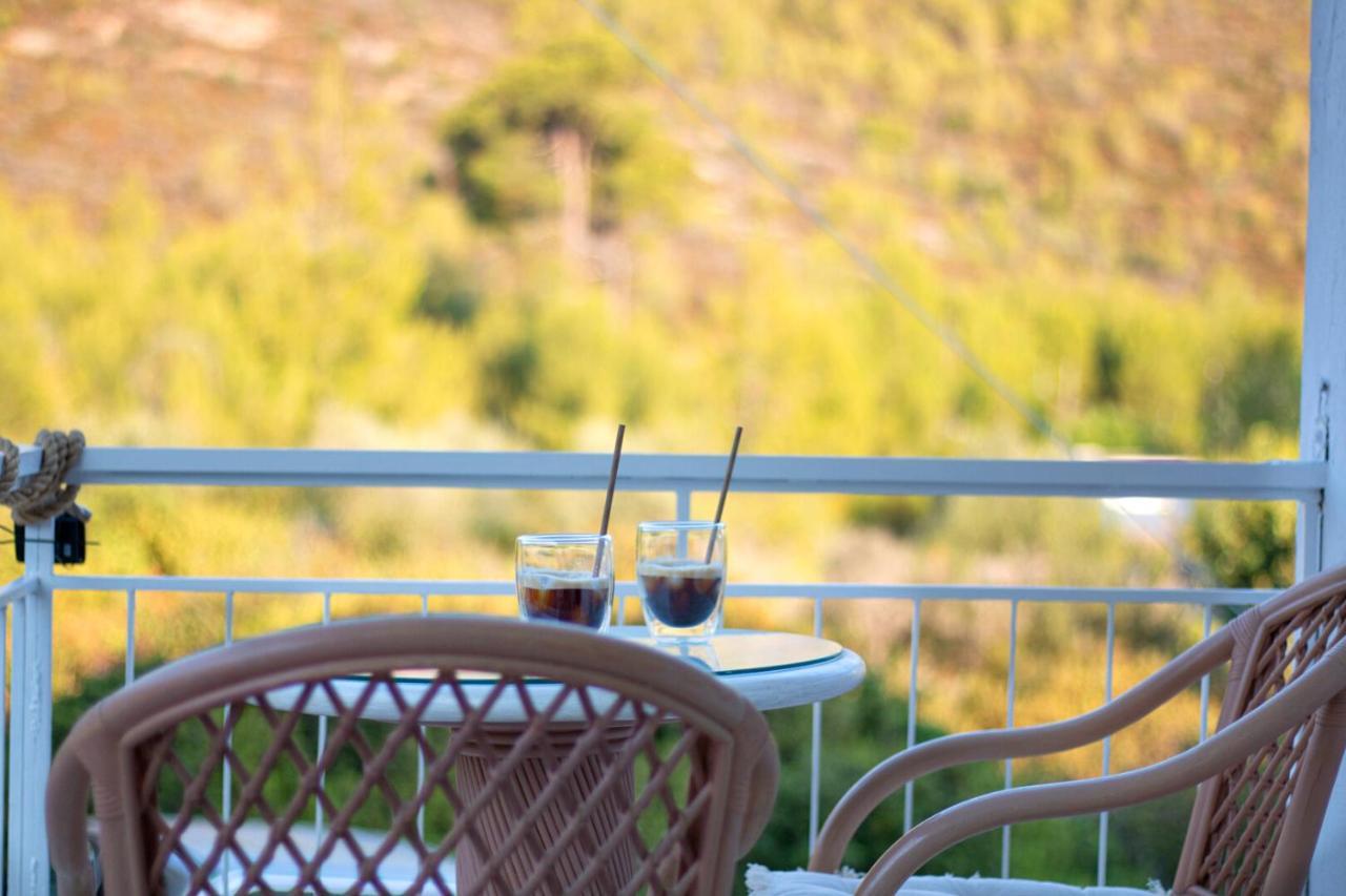 Summer Feel Suites Poros Town Екстериор снимка